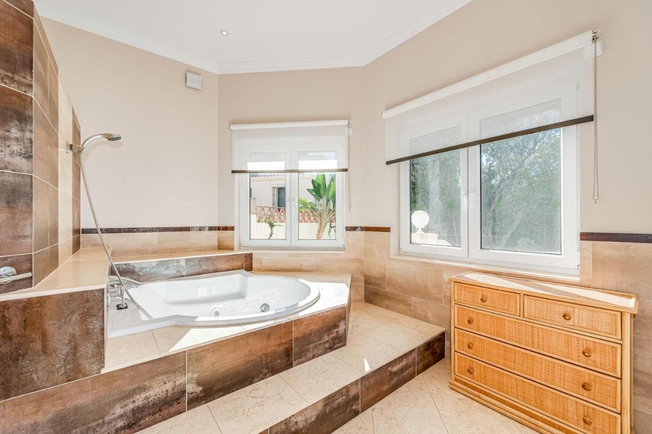 Villa Svim, Walking Distance To The Beach! Marbella Eksteriør billede