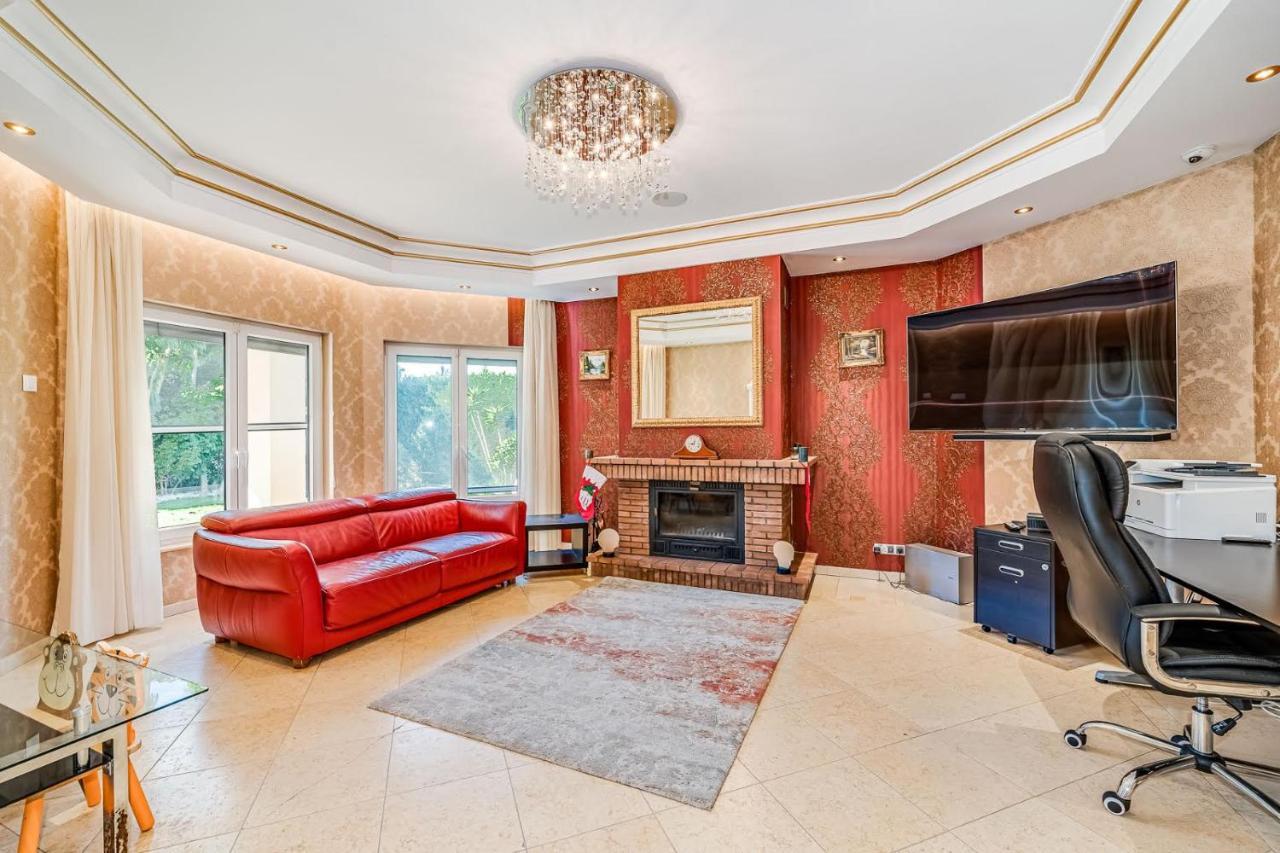 Villa Svim, Walking Distance To The Beach! Marbella Eksteriør billede