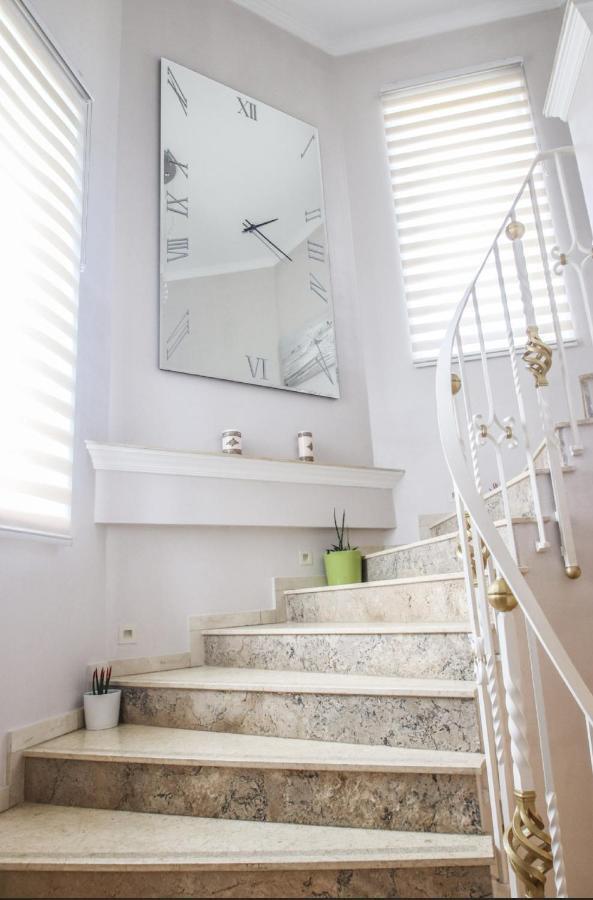 Villa Svim, Walking Distance To The Beach! Marbella Eksteriør billede